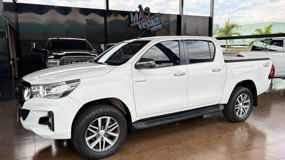 TOYOTA HILUX 2.8 SRV 4X4 CD 16V DIESEL 4P AUTOMÁTICO